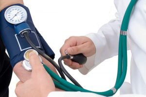 Hipertensão na gravidez, medindo pressão arterial